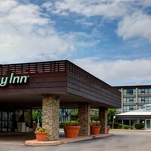 Airport East By Ihg Hotel Toronto