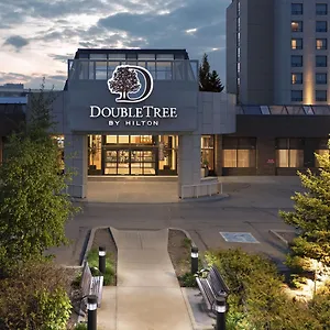 Doubletree By Hilton West Hotel Edmonton